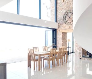 Sliding folding door in aluminium